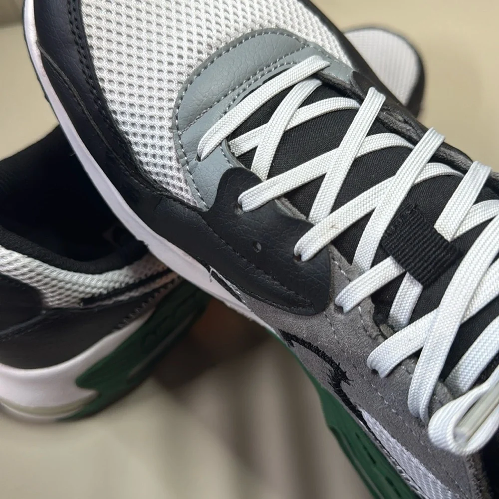 Nike Air Max Excee - Men's Size 10 (Black, Grey, Green & White) - Picture 12 of 16